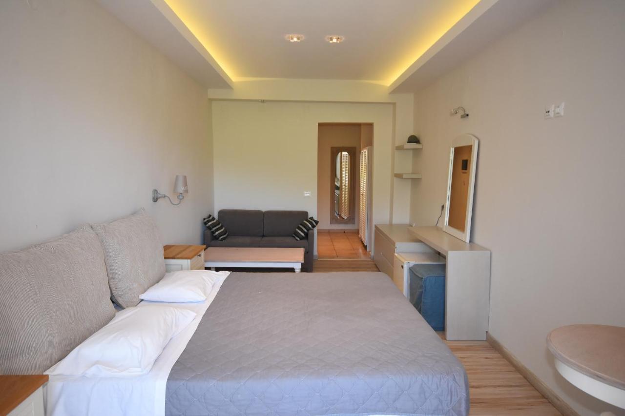 Callisto Beach Hotel Liapades Exterior foto